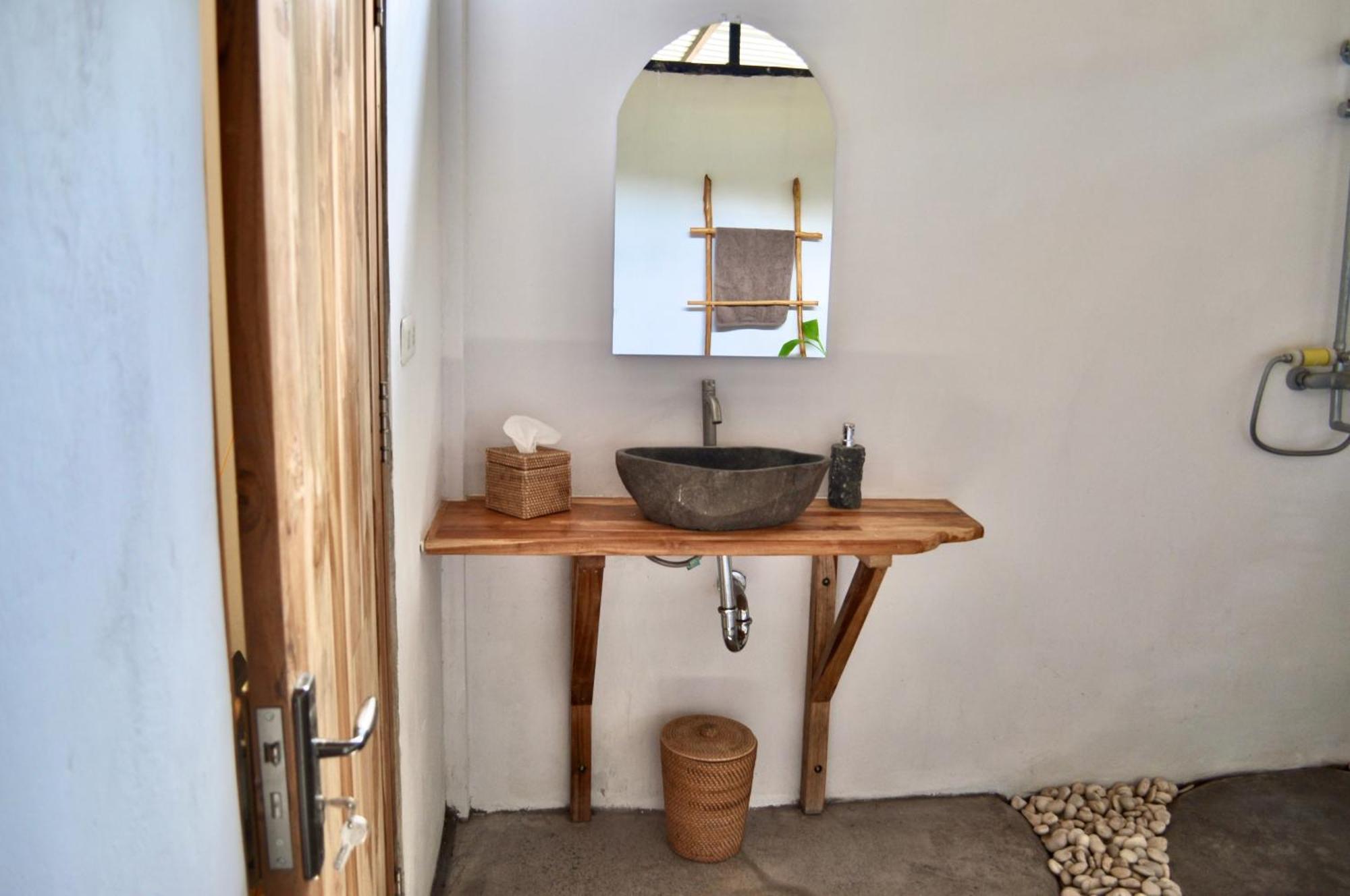 Ripbowl Guest House Selong Belanak Dış mekan fotoğraf